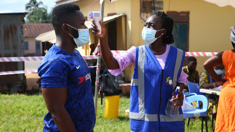 Гана стана първата държава в света, която получи ваксини срещу