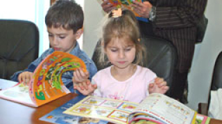  И ученици от Хасково даряват книги за болни деца 