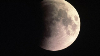 Частично лунно затъмнение в новогодишната нощ