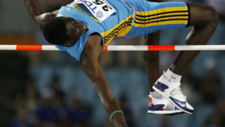 Бивш баскетболист с титла във високия скок