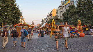 Младите хора в Източна Европа изкарват повече пари от тези в Западна