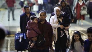 Бежанските центрове в страната са запълнени на 72 Това заяви
