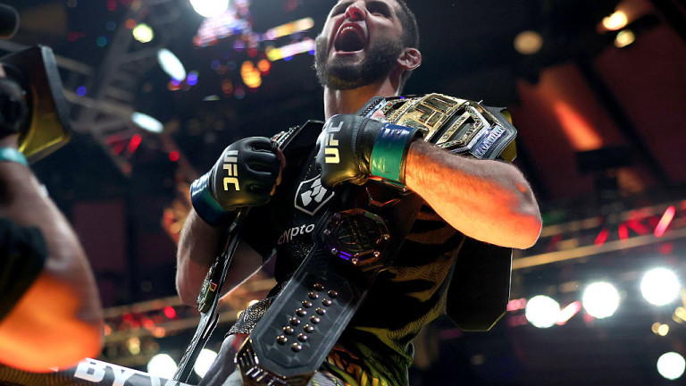 Ислам Махачев е шампион на полусредна категория 