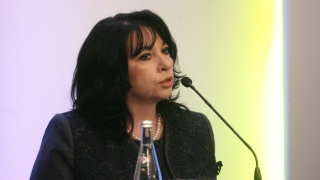Токът няма да поскъпне с 30 %, успокоява Теменужка Петкова