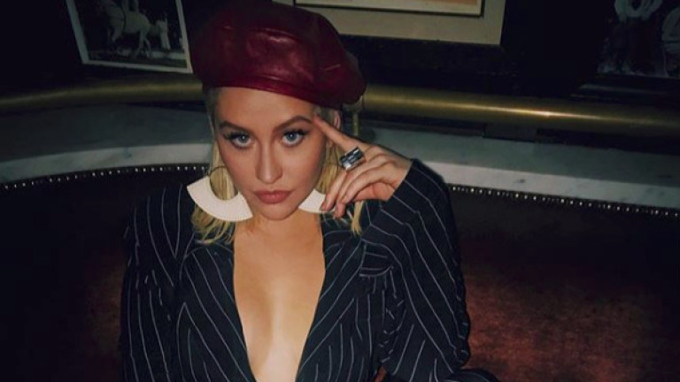 Кристина Агилера не остави почти нищо на въображението