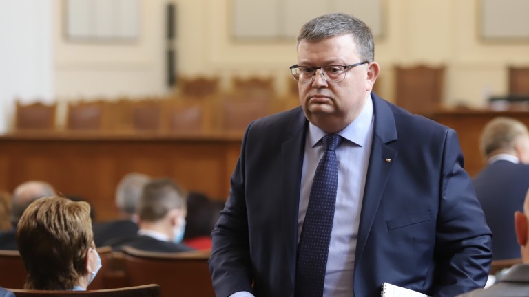 Цацаров: Съгласувахме проектобюджет, различен от изпратения в НС
