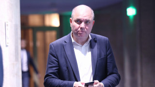 Между държавата и рейтинга правителството избира рейтинга Това заяви депутатът