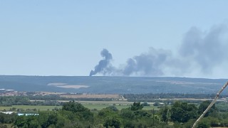 Разрастване на пожар в Сакар затвори пътен възел в Хасковско