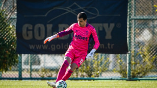 Националът Иван Караджов ще продължи да пази на вратата на