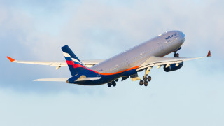 Самолет Airbus на Ural Airlines кацна в руския град Екатеринбург