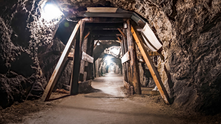 15 миньори са затрупани в мина в руската Амурска област.