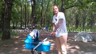 Ники Михайлов в ролята на баща