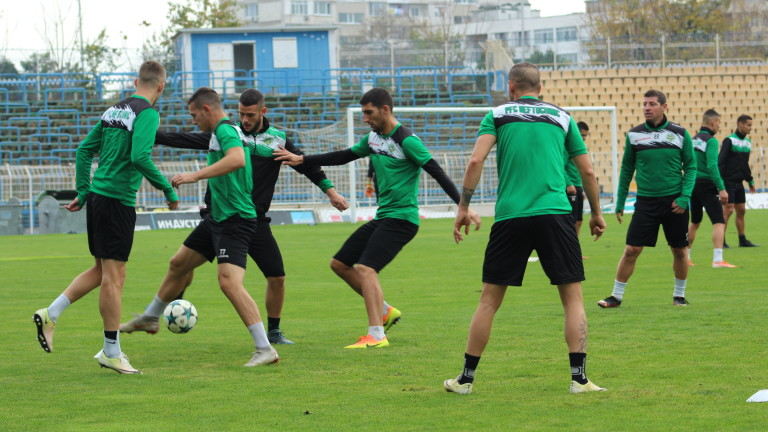 Нефтохимик поднови тренировъчните занимания