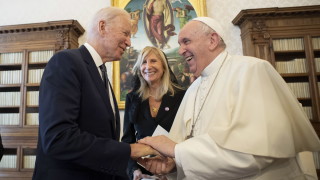 Срещата на Байдън и папата продължи час и половина 