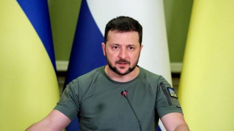 Кървава баня! Русия удари железопътна гара в Украйна