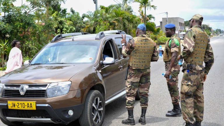 Хунтата в Габон обеща да възстанови демокрацията в страната