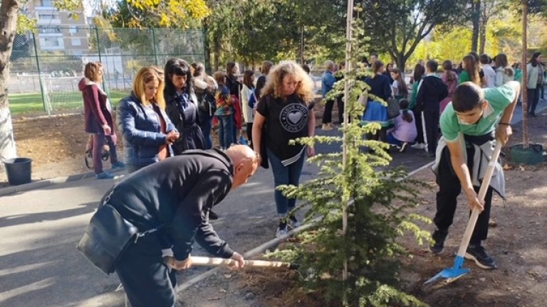 Едно от най-големите публични дружества у нас Градус АД реализира