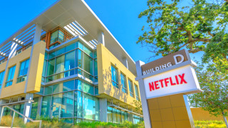 Спад на абонатите на Netflix в САЩ за първи път от осем години "потопи" акциите ѝ