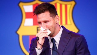 Суперзвездата Лионел Меси в момента дава пресконференция в която се