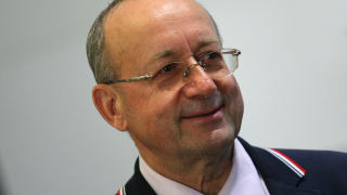 Някои от членовете на правителството нямат дълъг опит в икономическата