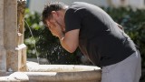 Жертви, пожари и затворен ядрен реактор заради екстремната жега в Европа