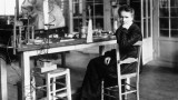 Франция все още чисти лабораторията на Мария Кюри