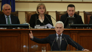 Ако сме с Русия, не 6, а 66 млрд. ще му намеря на премиера, уверен Сидеров