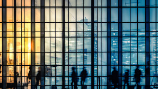 Вашият шеф никога не е имал повече начини да наднича