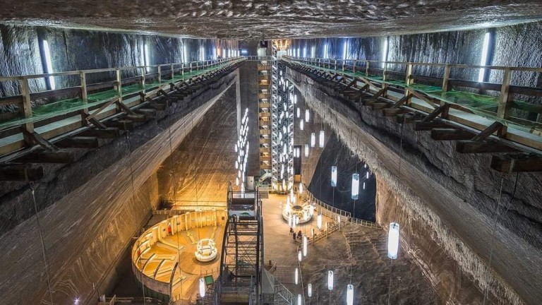 Само на 500 км от България: Salina Turda - от основен източник на сол до атрактивна туристическа дестинация