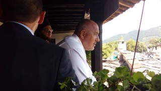 Обещавам и изпълнявам, не деля кметове и градове, отсече Борисов