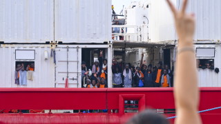 Лампедуза отново се бори с мигрантски натиск 