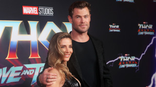 Как Крис Хемсуърт се пошегува със съпругата си