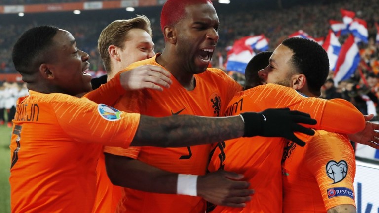 Холандия тръгна към Евро 2020 с победа 4:0 в шоу на Мемфис Депай