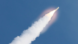 Индия успешно проведе първия полет на ракета разработена в страната