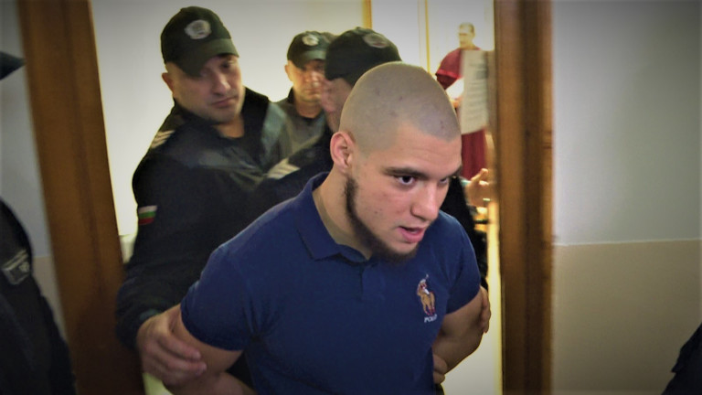 Съдът открехна вратата на ареста за прокурорския син Васил Михайлов