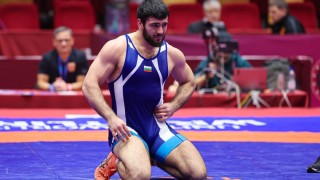 Националите ни по борба в свободния стил Микяй Наим Ален