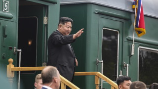 Севернокорейският лидер Ким Чен Ун получи кола от руския президент