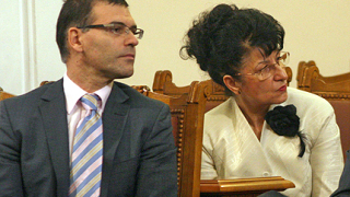 Лекарите поискаха главите на Дянков и Анна-Мария Б.