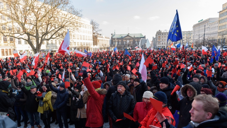 Европейската комисия плаши Полша с нечувани мерки 