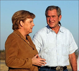 Буш посрещна Меркел в ранчото си в Тексас 