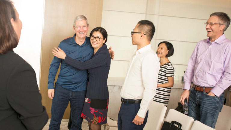 Apple направи тази жена най-богатата милиардерка в Китай, но сега тя изгуби 66% от богатството си