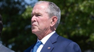 Бившият президент Джордж Буш младши е разговарял и поздравил