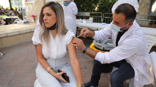 В Израел ще отстраняват от работа учителите, отказващи ваксинация