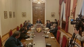 Президентът Румен Радев посрещна представителите на двете големи синдикални организации