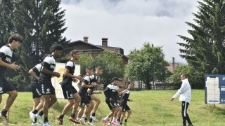 Локомотив продължава с предсезонната си подготовка в Банско съобщиха смърфовете