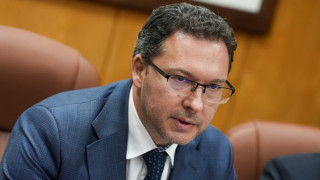 Темата за заплатите в МВР може да се обсъжда цяла