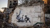 Banksy, войната в Украйна и графити рисунките, които се появиха в Бородянка