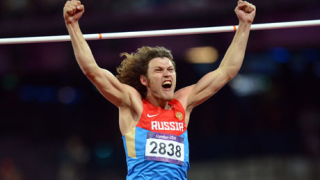 Ухов подобри рекорд