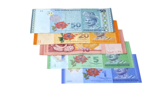Малайзийската валута се потопи до рекордно дъно