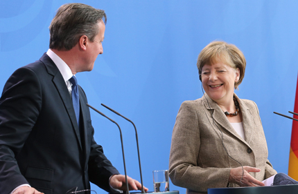 Меркел и Камерън са за запазването на санкциите срещу Русия